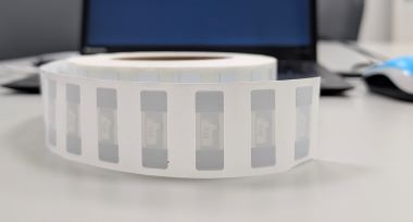 RL320 小型 貼紙型 UHF RFID 標籤