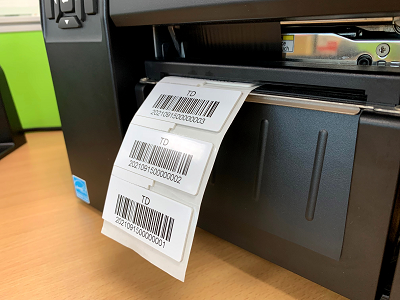 RL560M 適用於金屬材質 貼紙型 UHF RFID標籤