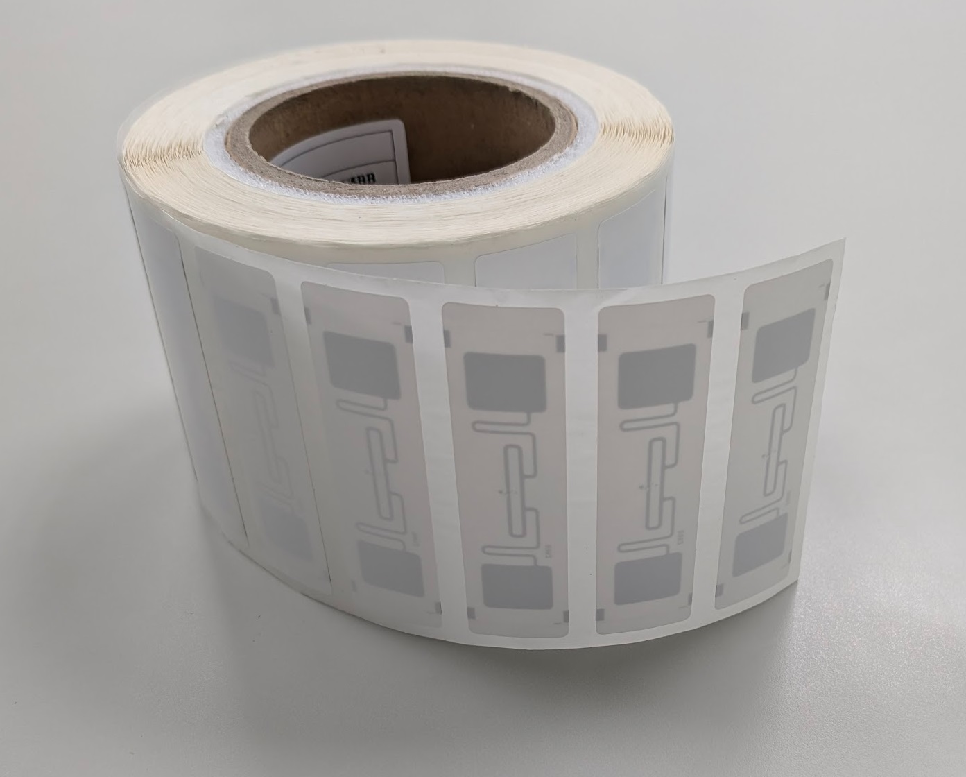 RL790 UHF RFID 貼紙型標籤