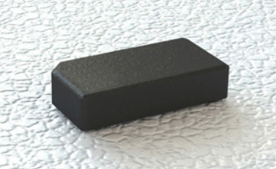 RC400 小尺寸、高性能 UHF RFID 標籤